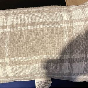 These are brand new throw pillows that would look great on any bed or couch